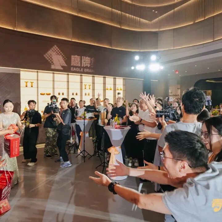 “青春鷹牌、主播之夜”:一場戰(zhàn)略與青春共振的51周年盛典(圖23)